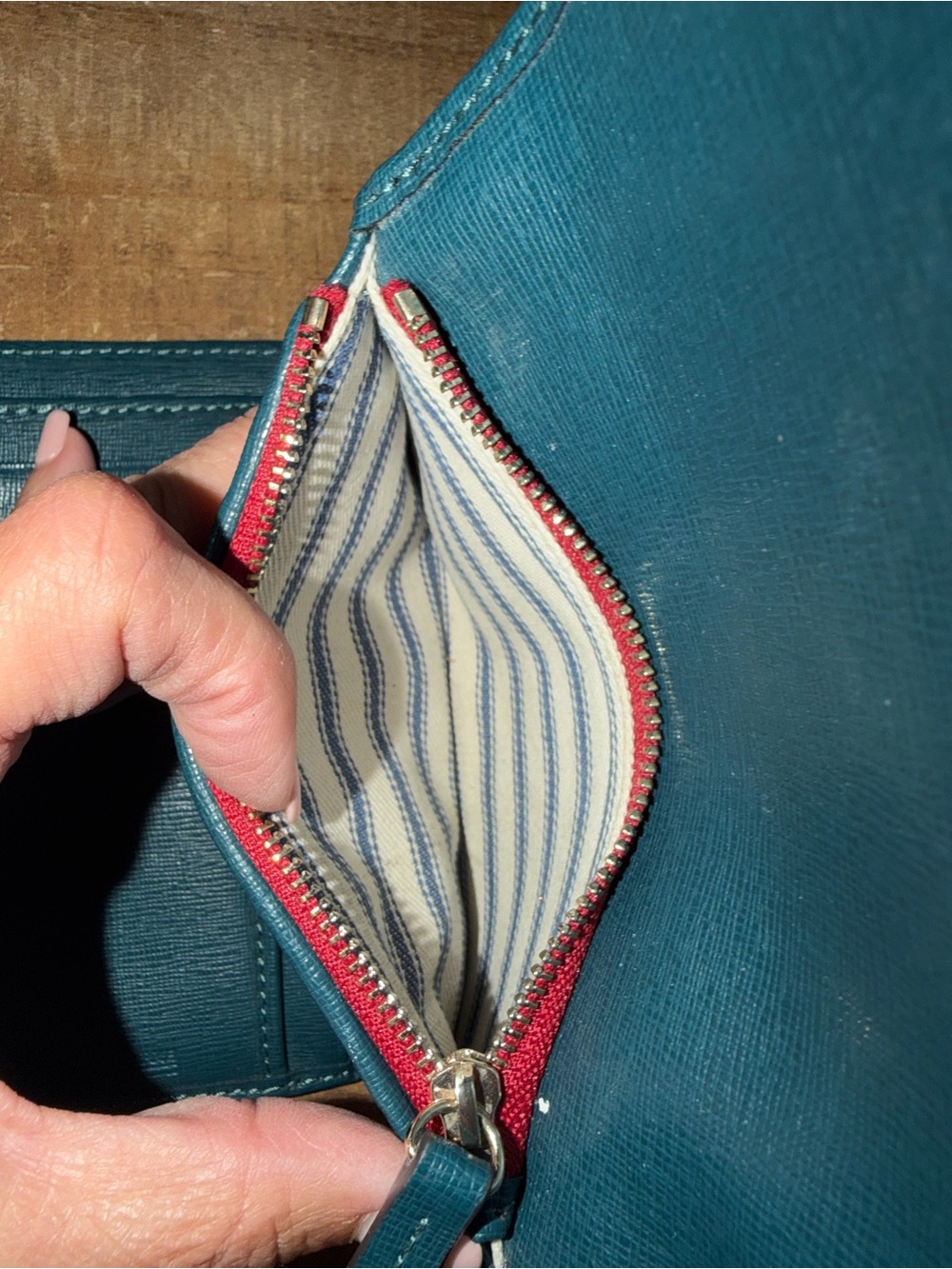 Dooney & Bourke Teal Saffiano Leather Wallet with Duck Emblem - Picture 6 of 9
